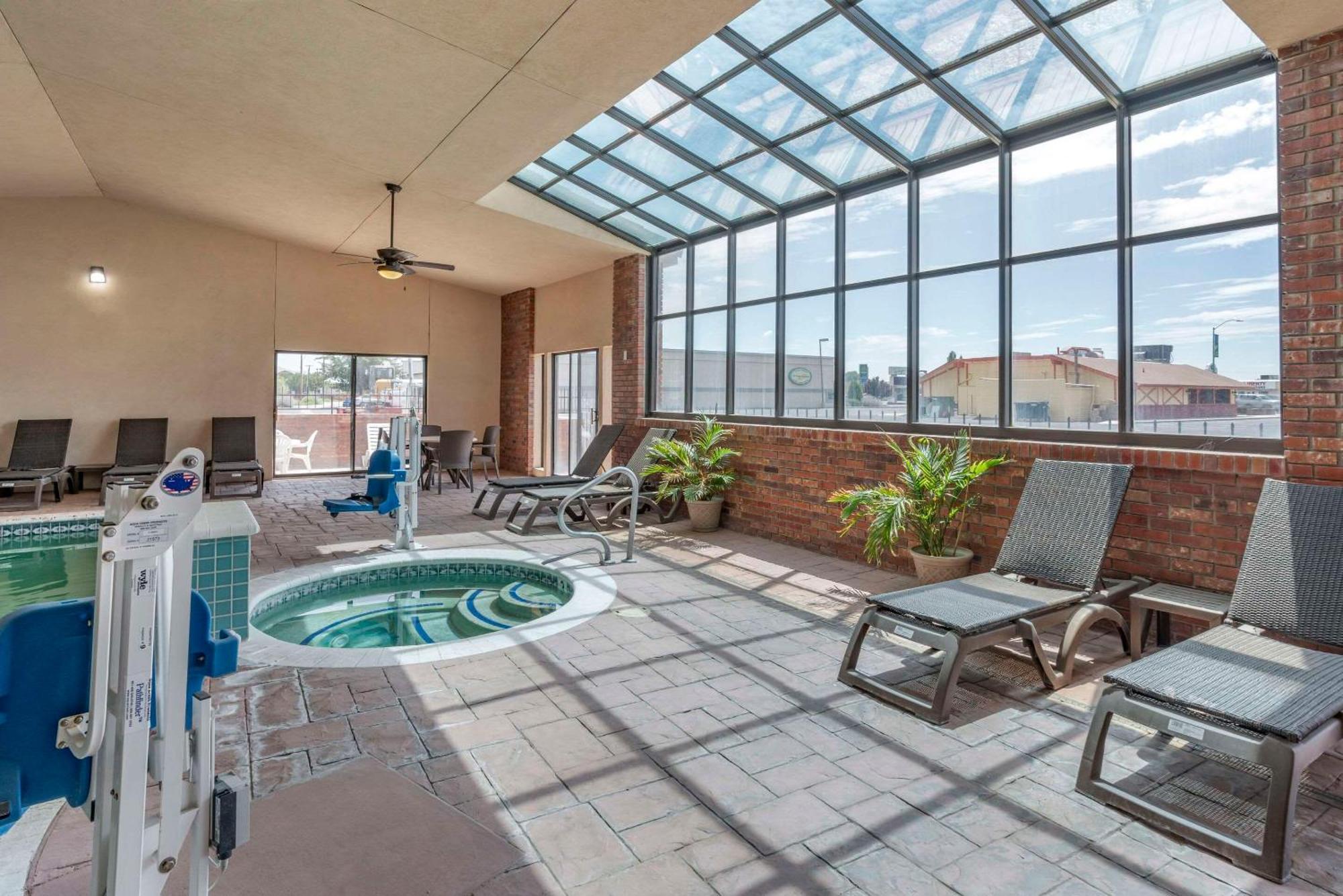 Comfort Inn & Suites Near Fallon Naval Air Station מראה חיצוני תמונה