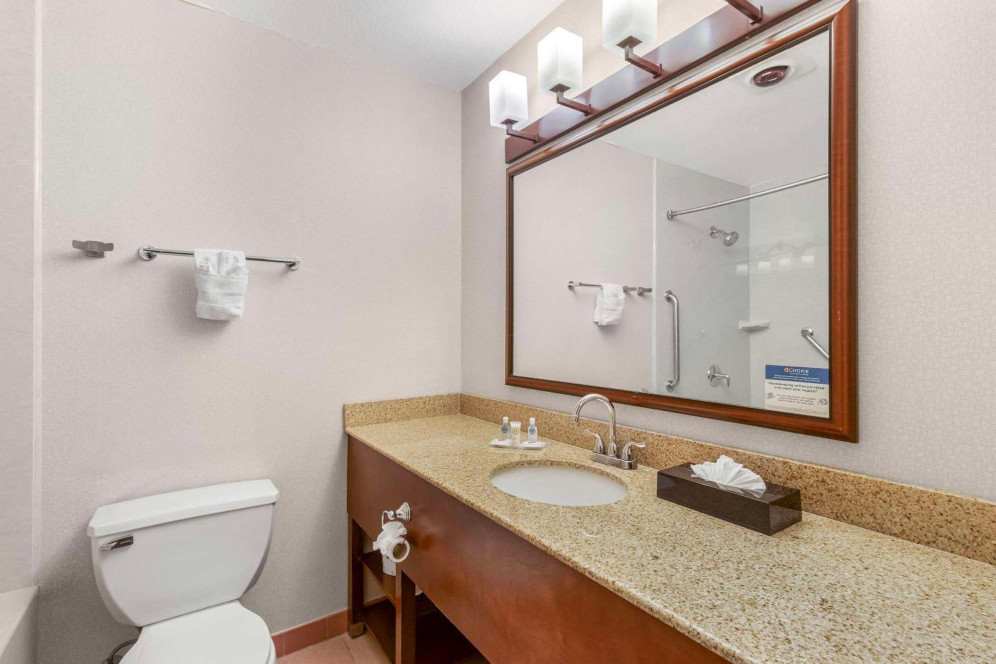 Comfort Inn & Suites Near Fallon Naval Air Station מראה חיצוני תמונה