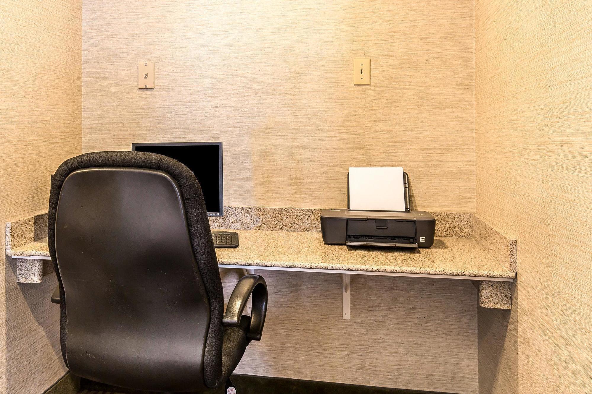 Comfort Inn & Suites Near Fallon Naval Air Station מראה חיצוני תמונה