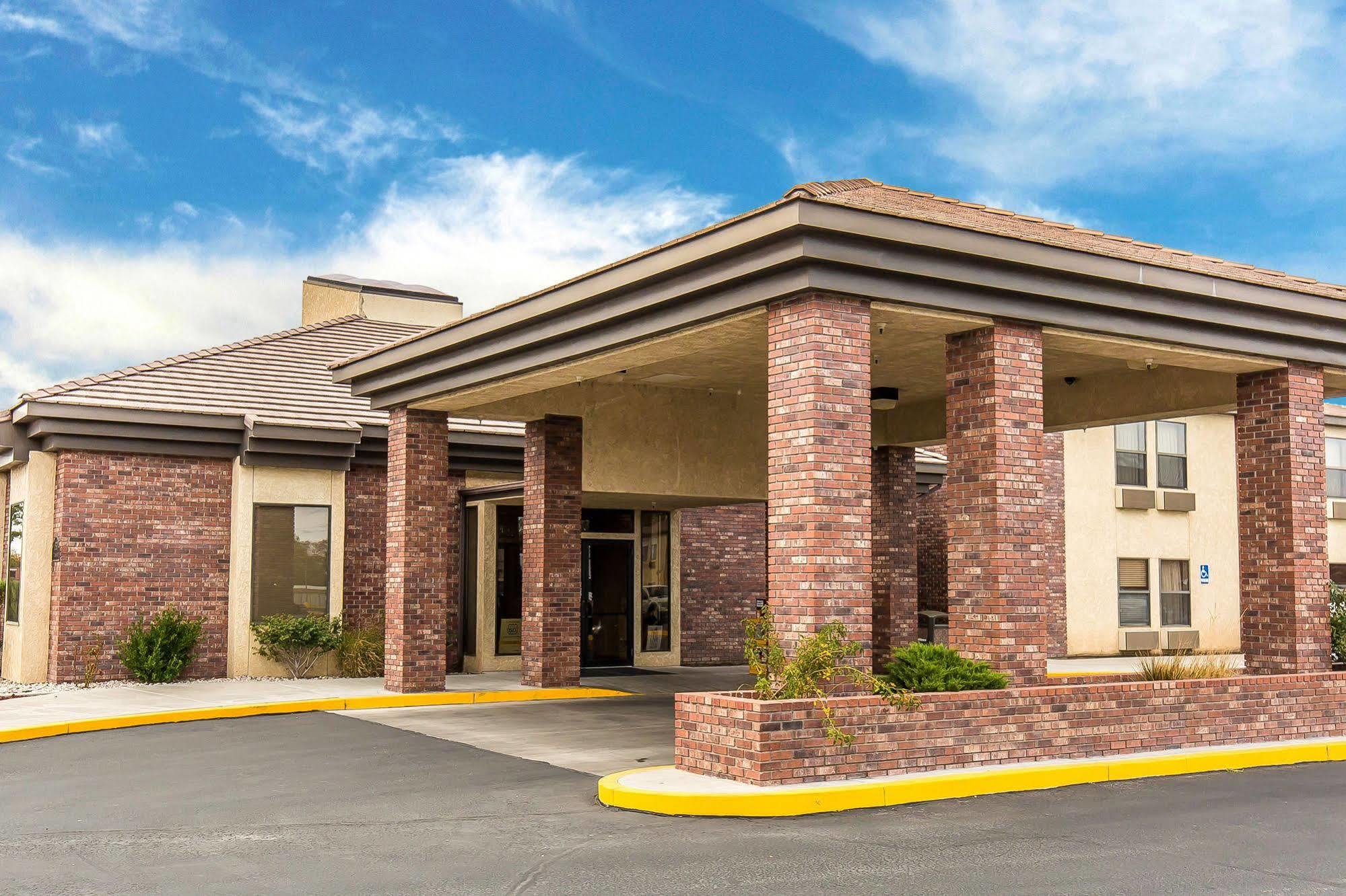 Comfort Inn & Suites Near Fallon Naval Air Station מראה חיצוני תמונה