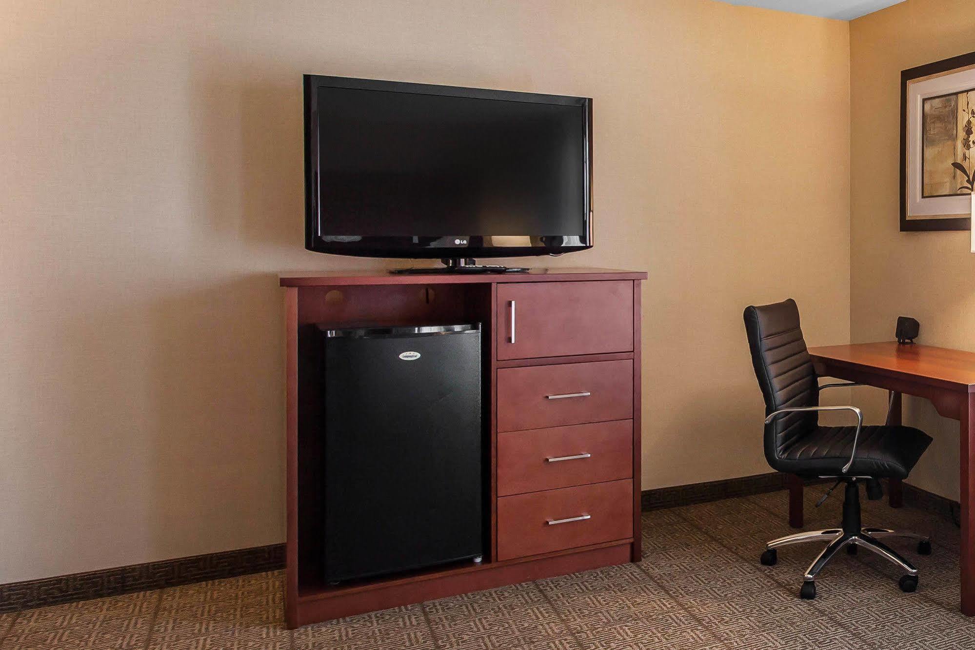 Comfort Inn & Suites Near Fallon Naval Air Station מראה חיצוני תמונה