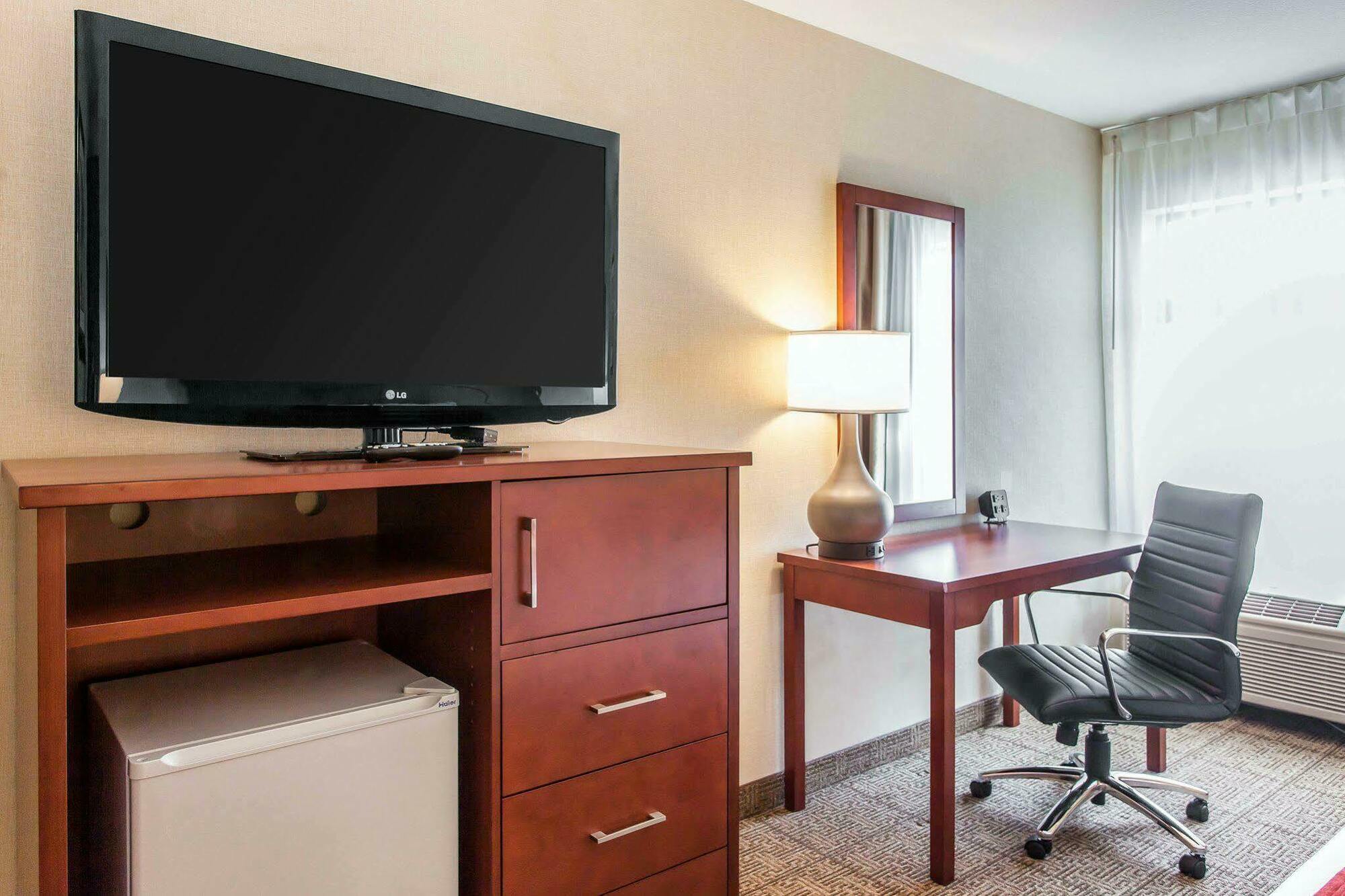 Comfort Inn & Suites Near Fallon Naval Air Station מראה חיצוני תמונה